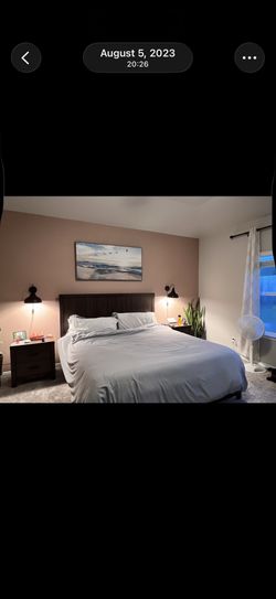 Willow Creek King Brown Wood Panel Bed