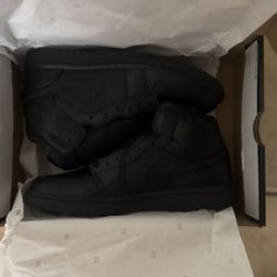 ALL BLACK RETRO ONES