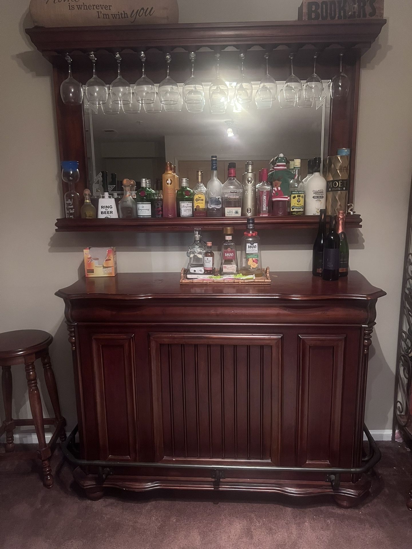 Bar & Stools