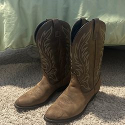 size 8 laredos boots