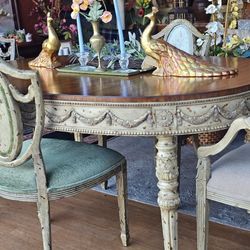 Charming La Barge Dining Table with 6 Chairs