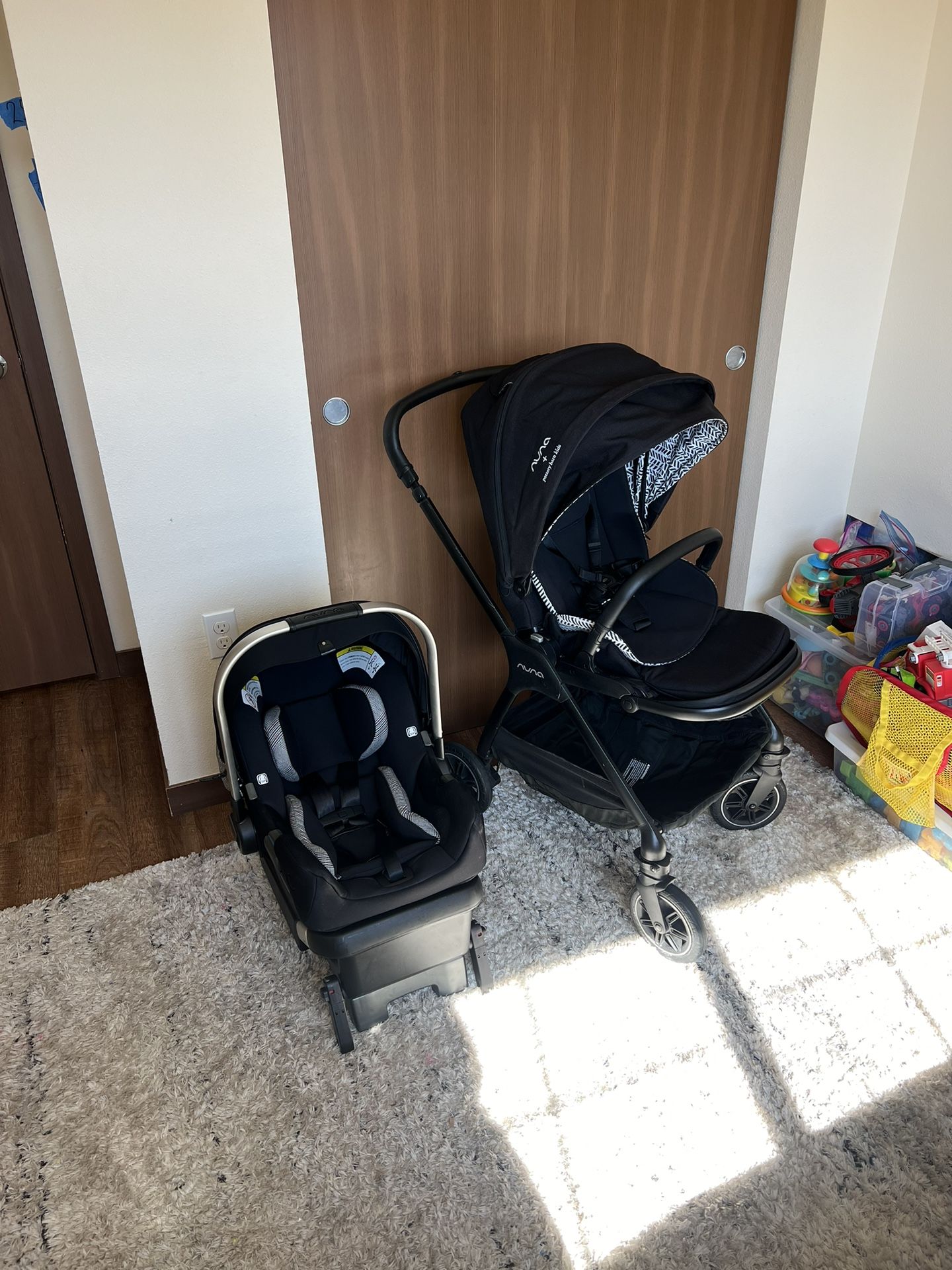 Nuna Triv Stroller and Car Seat