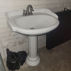Pedestal Sink