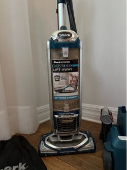 Shark Rotator Powered Lift-Away Vacuum Cleaner