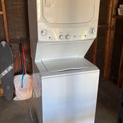 Like New Washer And Dryer Electric 