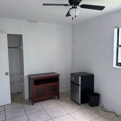 Se Renta Habitación 