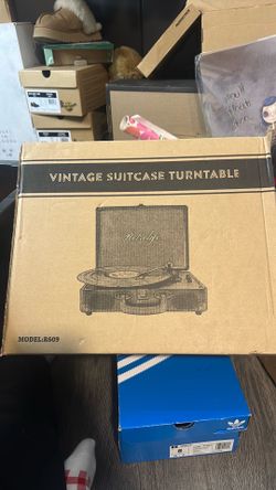 Brand new vintage suitcase, turntable record player