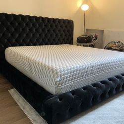 New Queen Bed With Mattress