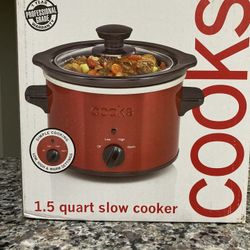 New 1.5qt slow cooker.