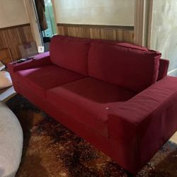 🛋️ Burgundy Loveseat