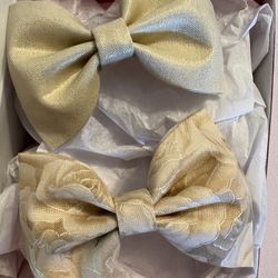 Set of 2 Hair Bows Girls Accessories Clips Fabric Toddlers Beige Gold Metallic