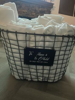 Wedding Basket With Blankets