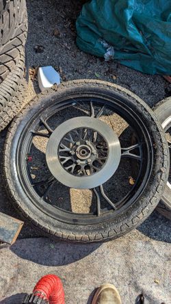 1982 Suzuki GS450 Front Wheel (Brake Disk Included)