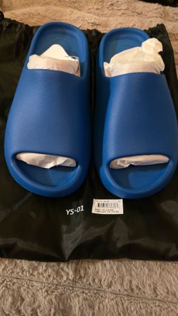 Yeezy YS-01 Slides. Men's Size 11