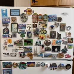 Collection of Travel Magnets (100+ Pieces)