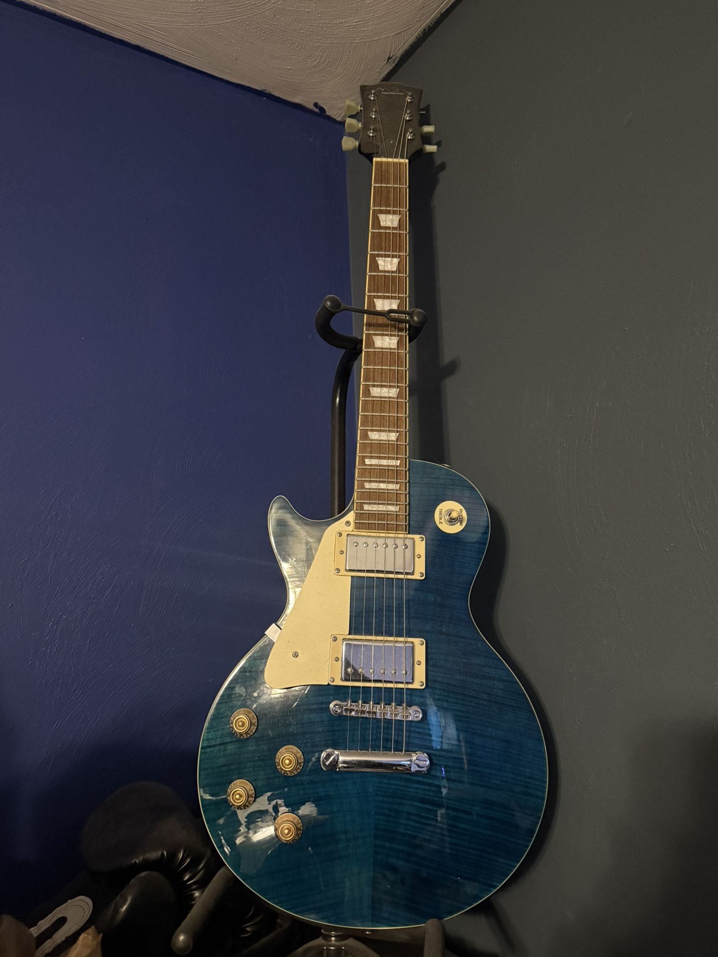 Lefty Guitar With Amp