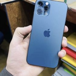 IPhone 12 Pro Unlocked / Liberado 👌 (Different Colors Available)
