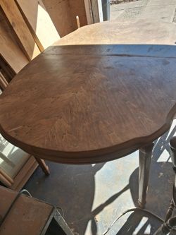 Table & Chairs