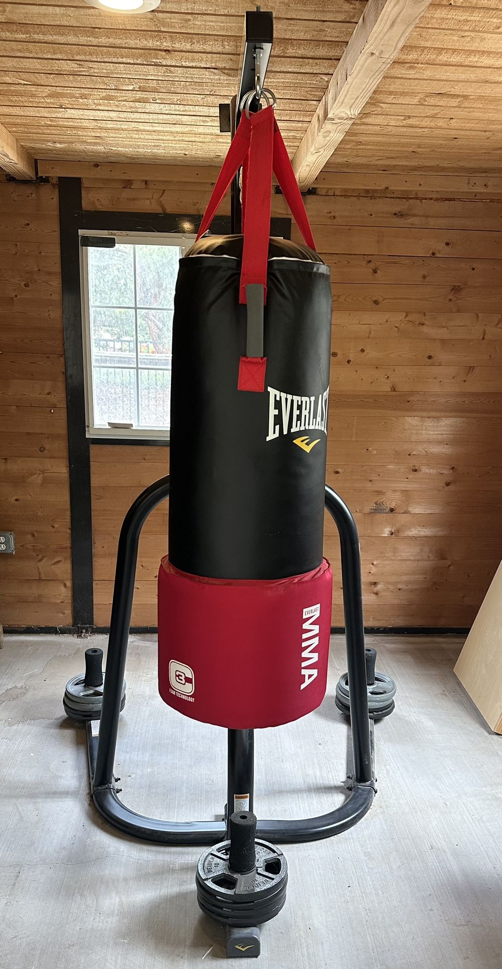  Everlast Omnistrike MMA 80 Pound Gym Boxing Punching Heavy Bag with Stand