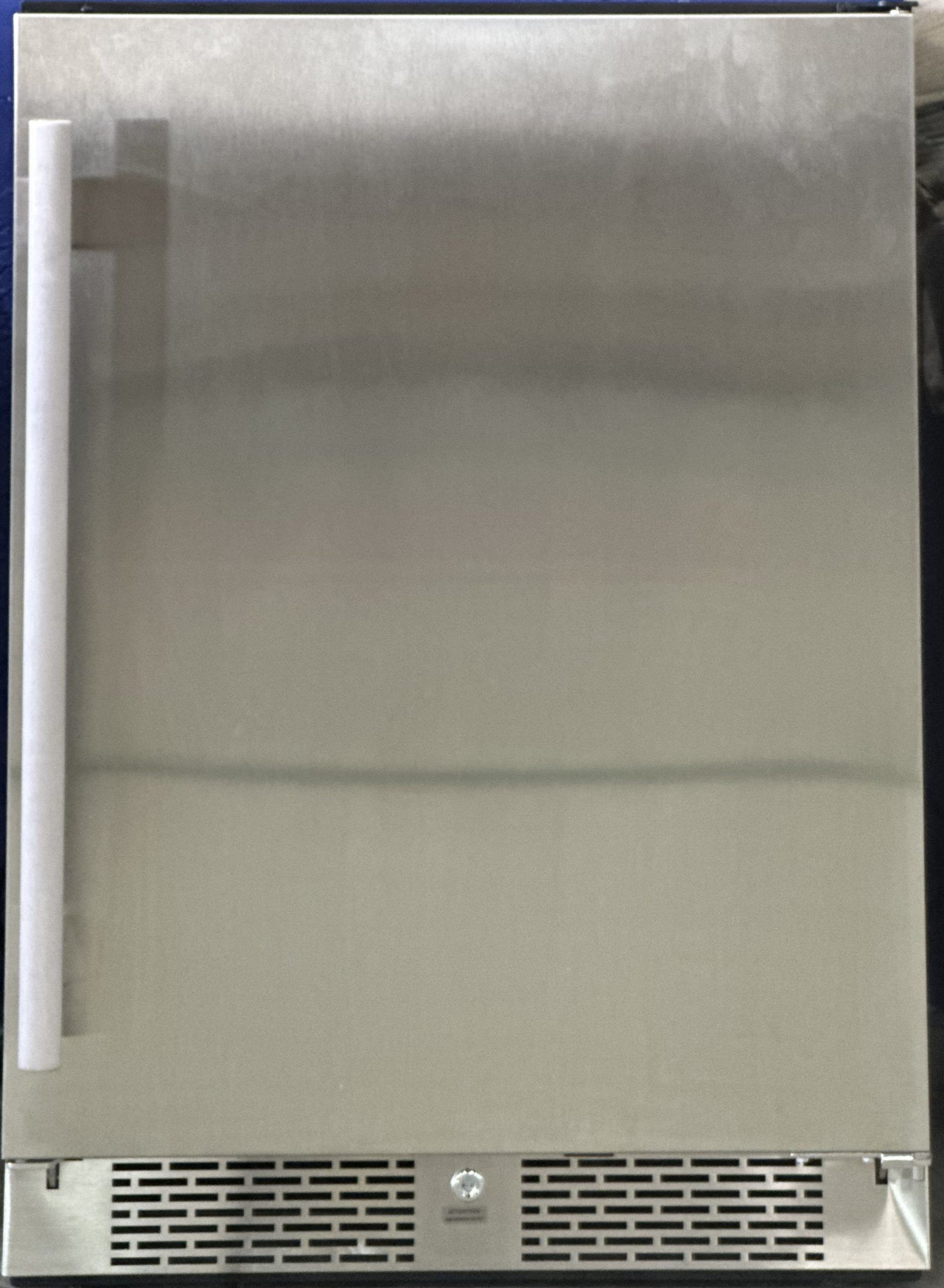 AVALLON Refrigerator Mini Fridge AFR242SSRH 01539 .