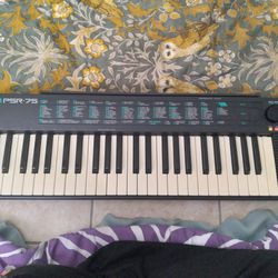 Yamaha Psr-75 Keyboard 