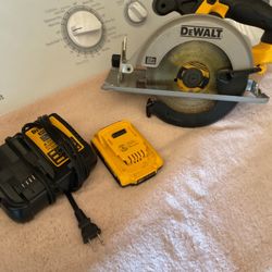 Dewalt  Saw