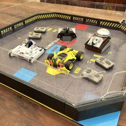 BattleBot Arena W/ 4 Bots