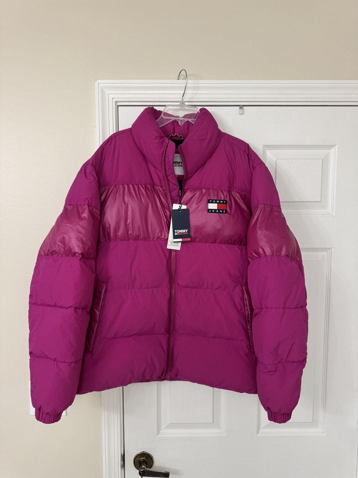 New Ladies size XL, Tommy Hilfiger winter puffer jacket located in Weston