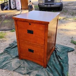 Filing Cabinet Are Nice And Use For Either One $30
