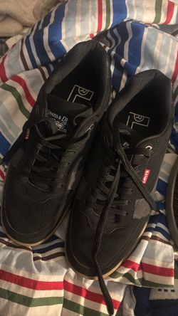 Brand New Men's Levi's Low-Top Sneakers - Size 11