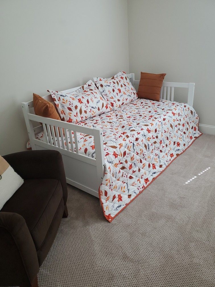 Daybed, Trundle, New