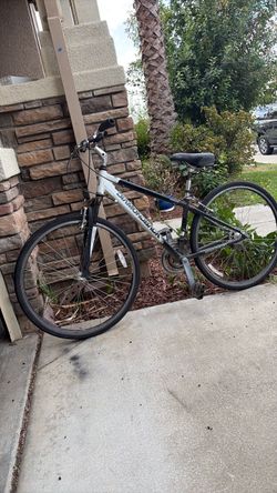 Diamondback road bike bicycle very good condition. Cities are adjustable. Everything is perfect.
