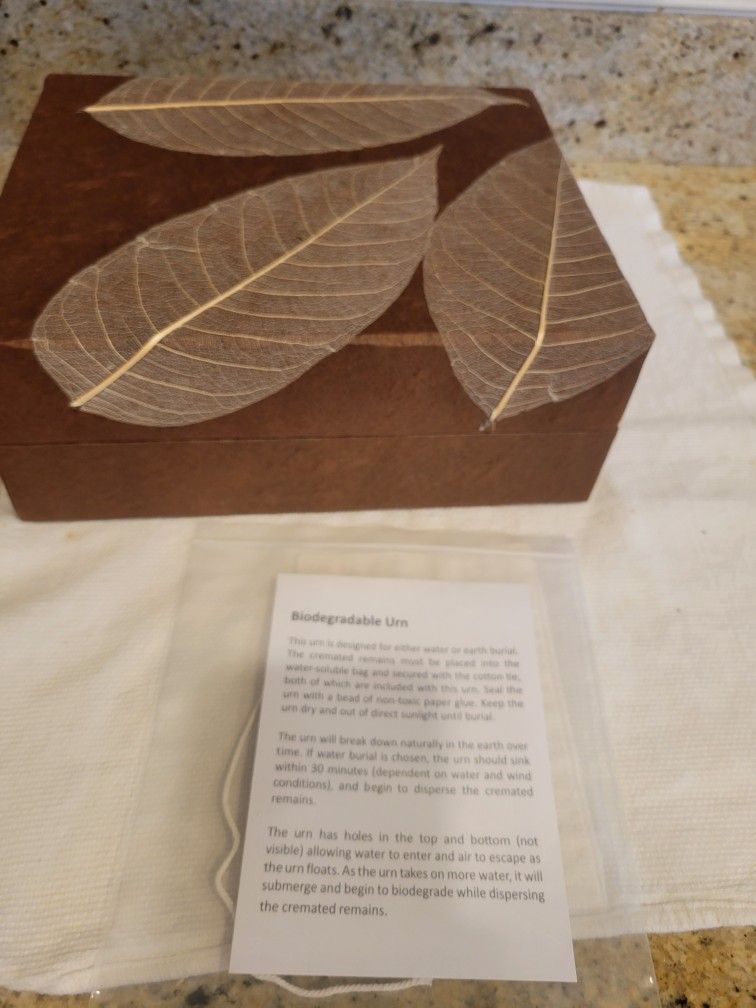 Biodegradable Urn Or Memory/Keepsake Box