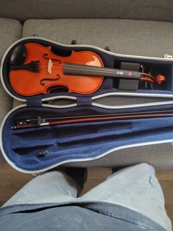 Violin with Bow and Hard Case