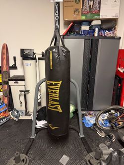 everlast punching bag and stand for sale