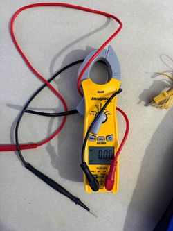 SC260, Compact Clamp Meter with True RMS