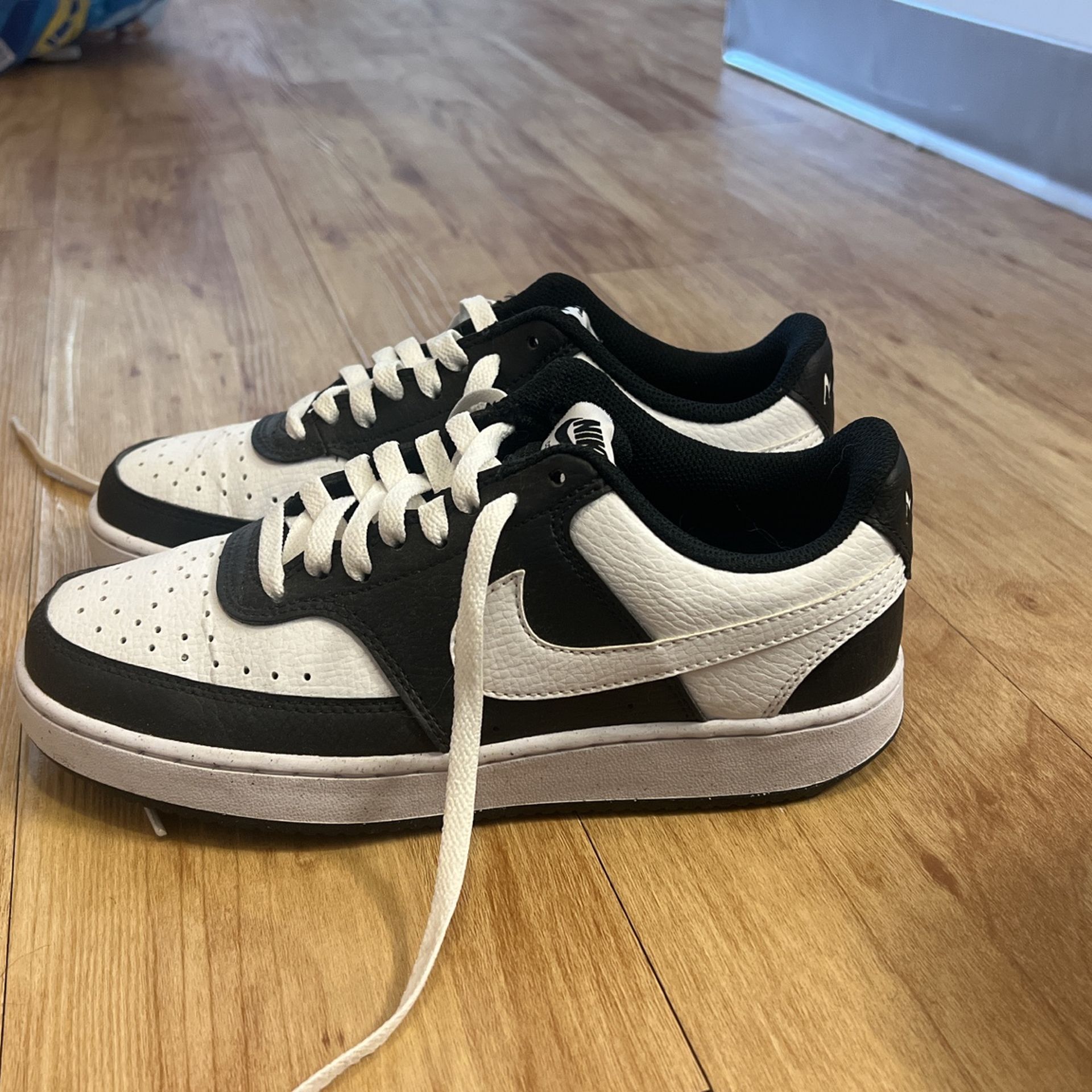 Nike Court Vision Low’s