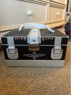DIY Thrift Flip Jewelry Box