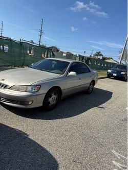Lexus ES300