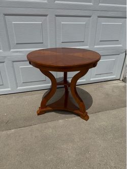 Vintage Ethan Allen Round Pedestal Table