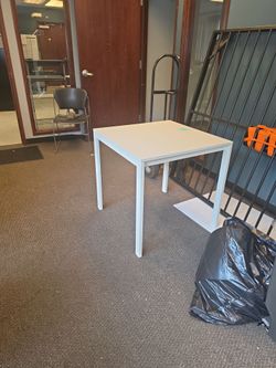 Free white table