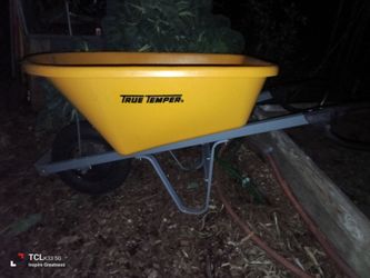 True Temper Single Wheel Polymer Wheel Barrow