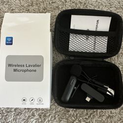 Wireless Lavalier Microphone for iPhone iPad, Plug-Play mini microphone iphone with Clips, Cordless Microphone for Recording, YouTube, TikTok, Faceboo