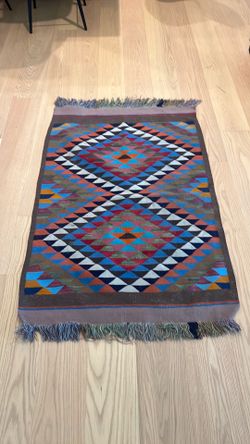 Persian handwoven wool rug (Gileem)