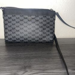 Michael Kors Cross body