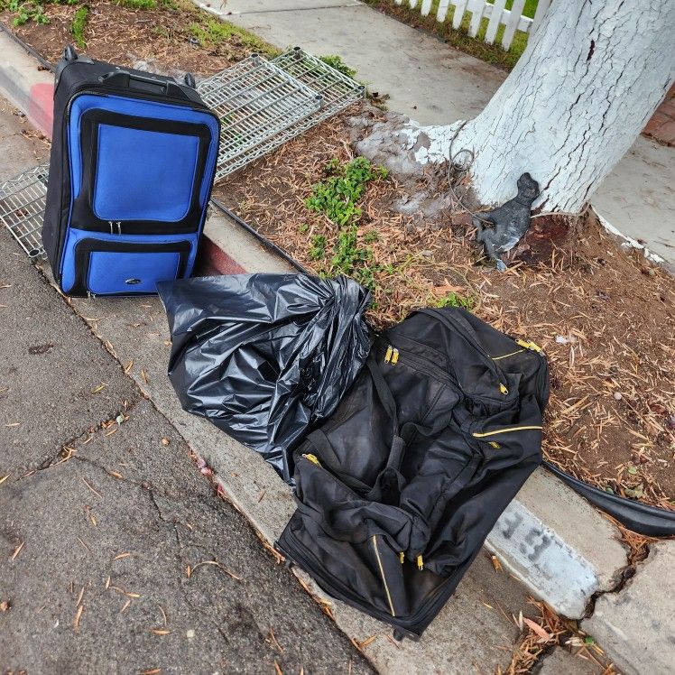 FREE - Curb Alert (Candles, Rack, Luggage, Etc.)