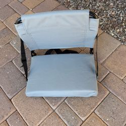 Bleacher Folding Chair With Carry Handle 