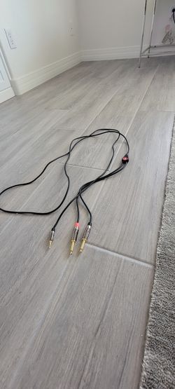 Livewire Elite Interconnect Y-Cable 3.5 mm TRS Male to 1/4" TS Male 9 ft. Black