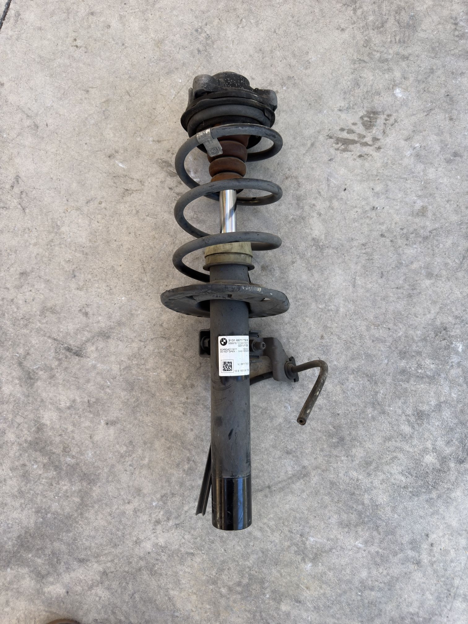 2018-2024 BMW X3 G01 FRONT LEFT DRIVER SIDE SHOCK STRUT ABSORBER W/ SPRING OEM