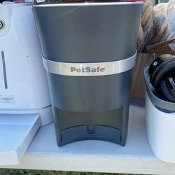 Pet Feeder